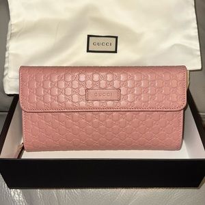 Authentic!!!! * Gucci Pink Wallet 🌸 *